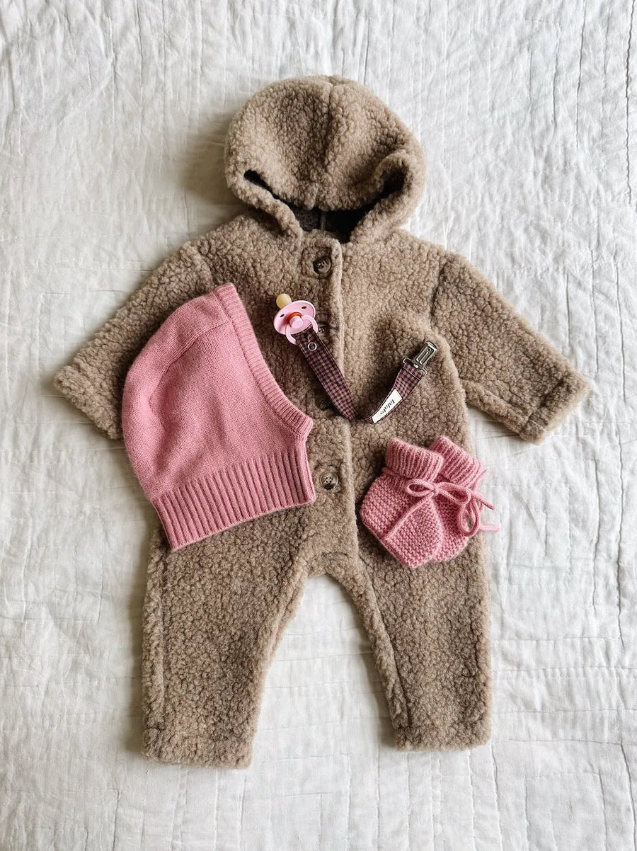 Thule onesie caramel