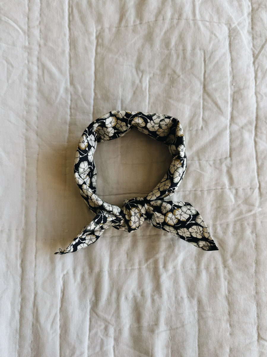 Eddie scarf snowflower