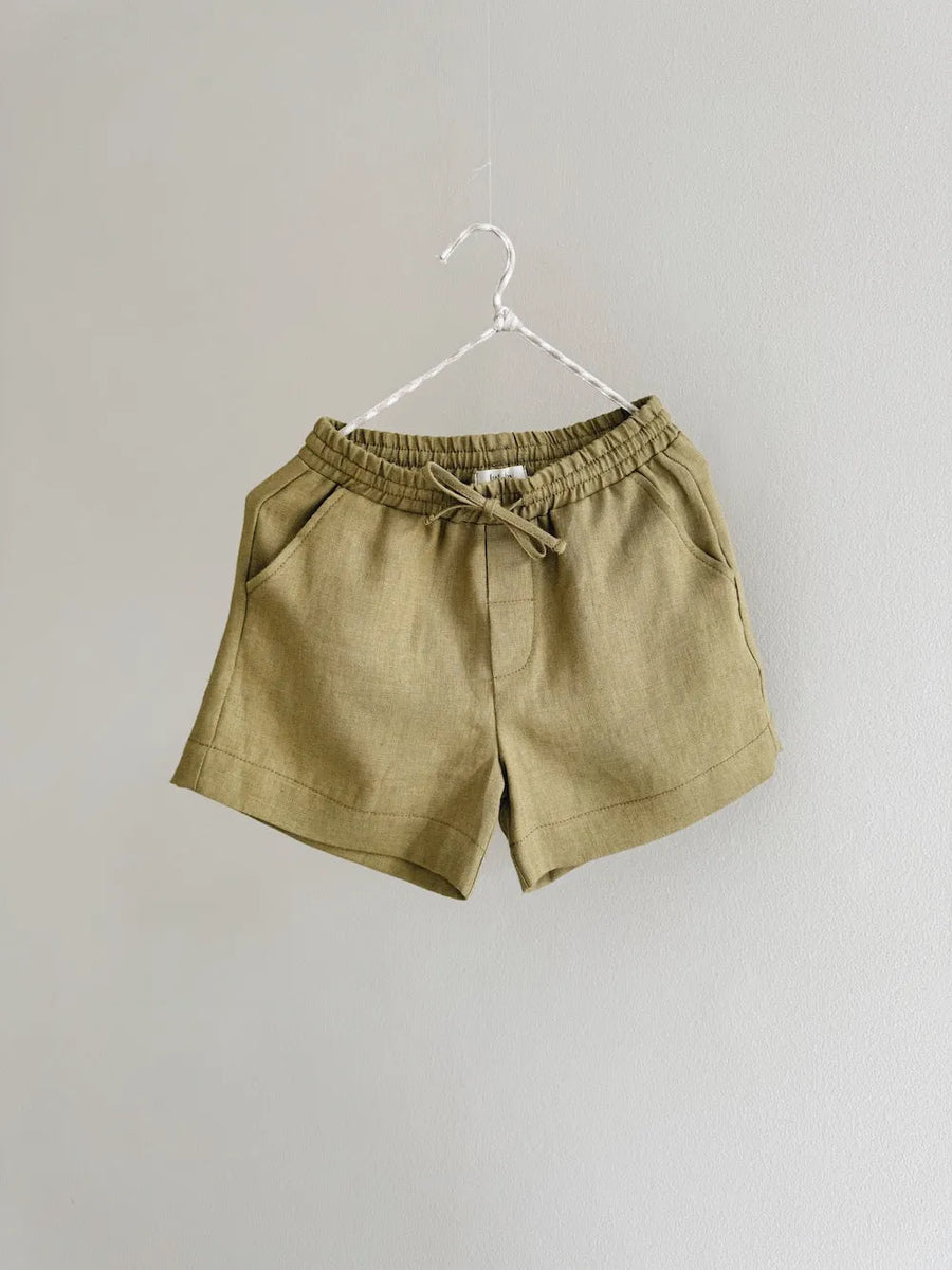 <tc>Wilson shorts khaki</tc>