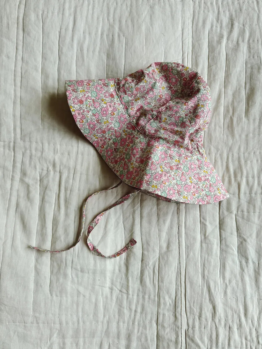 <tc>Yvonne hat pink betsy (baby)</tc>