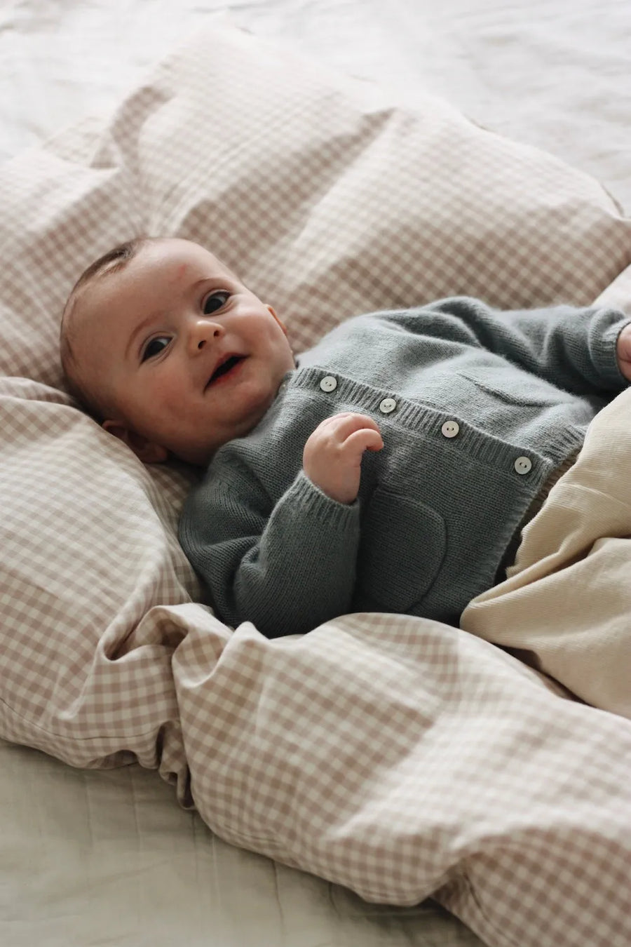 Bobbie cardigan dove (baby)