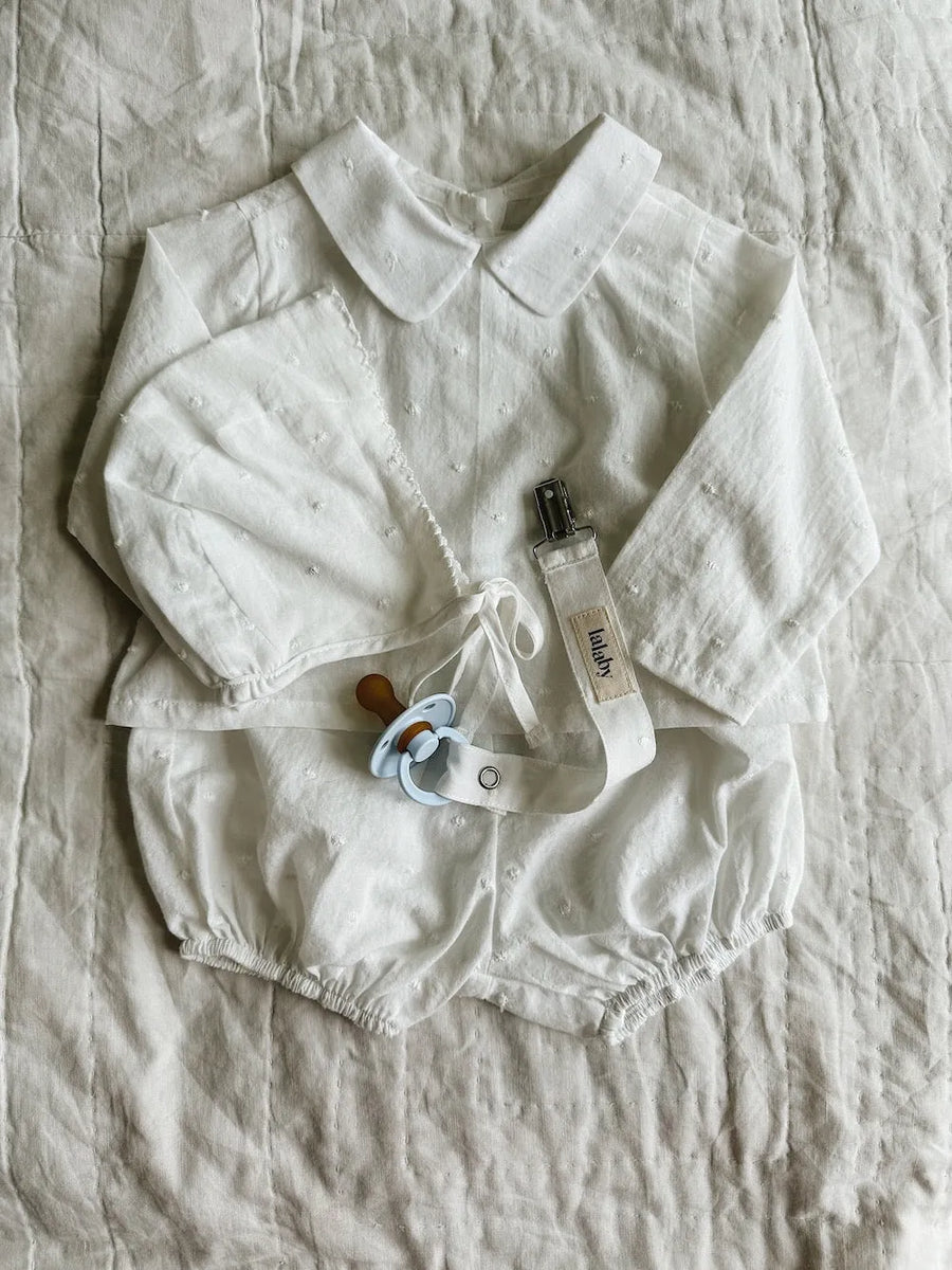 Linn bonnet white dot