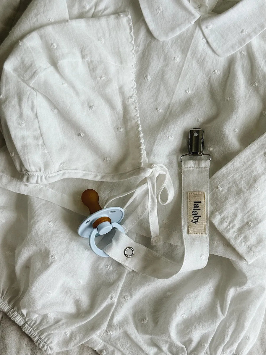 Linn bonnet white dot