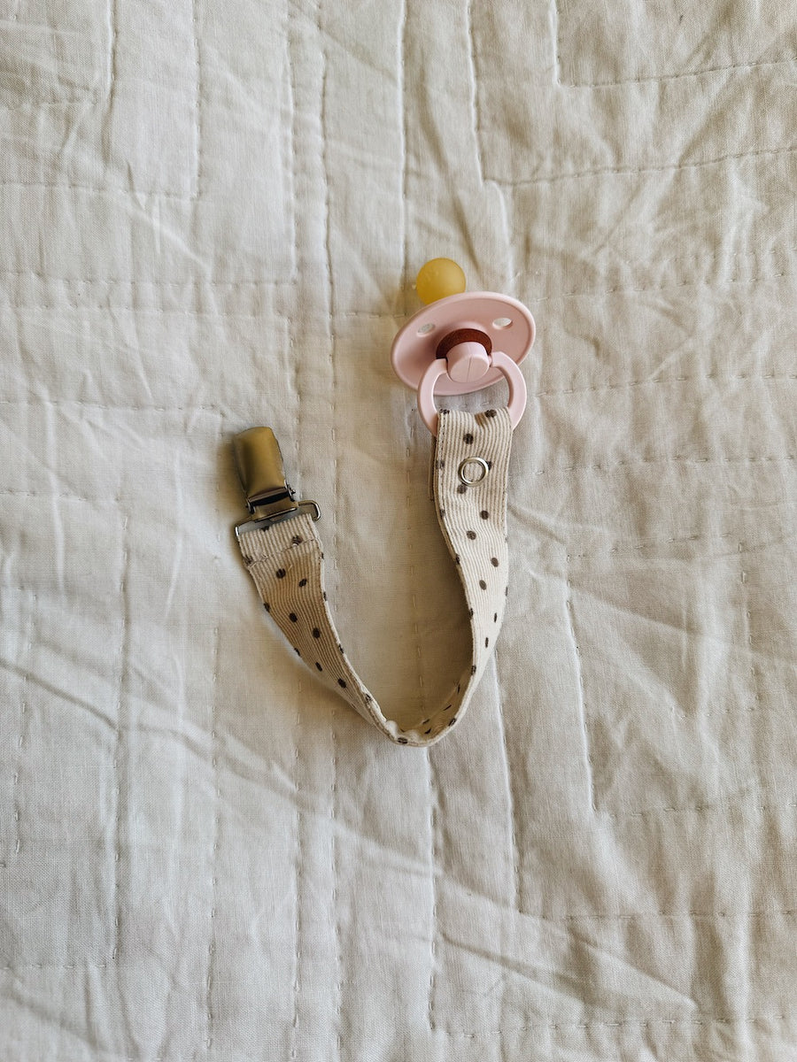 Pacifier clip brown dot