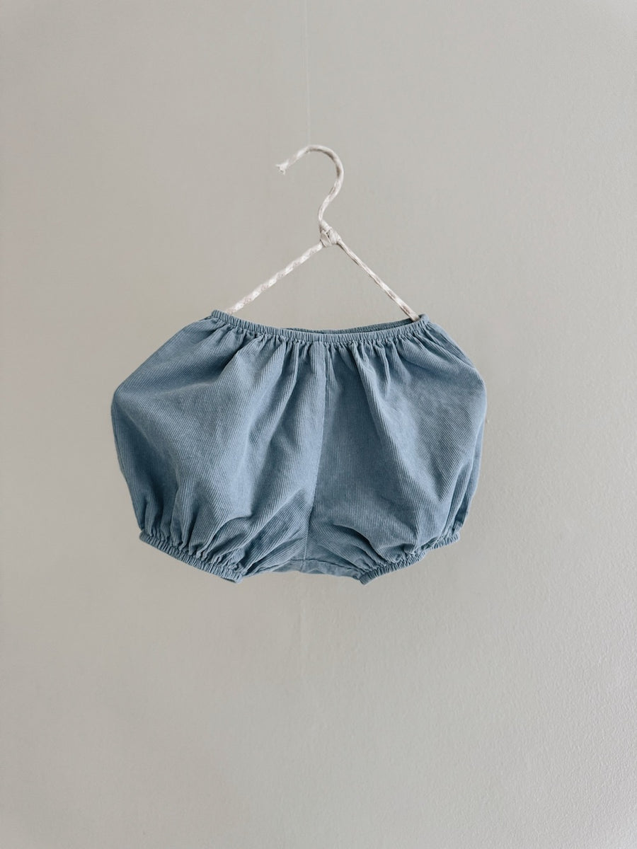 Nelly bloomers space