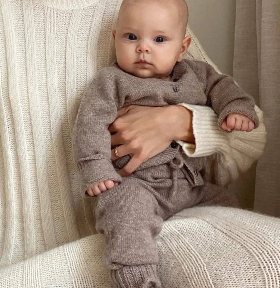 Bobbie cardigan toast (baby)