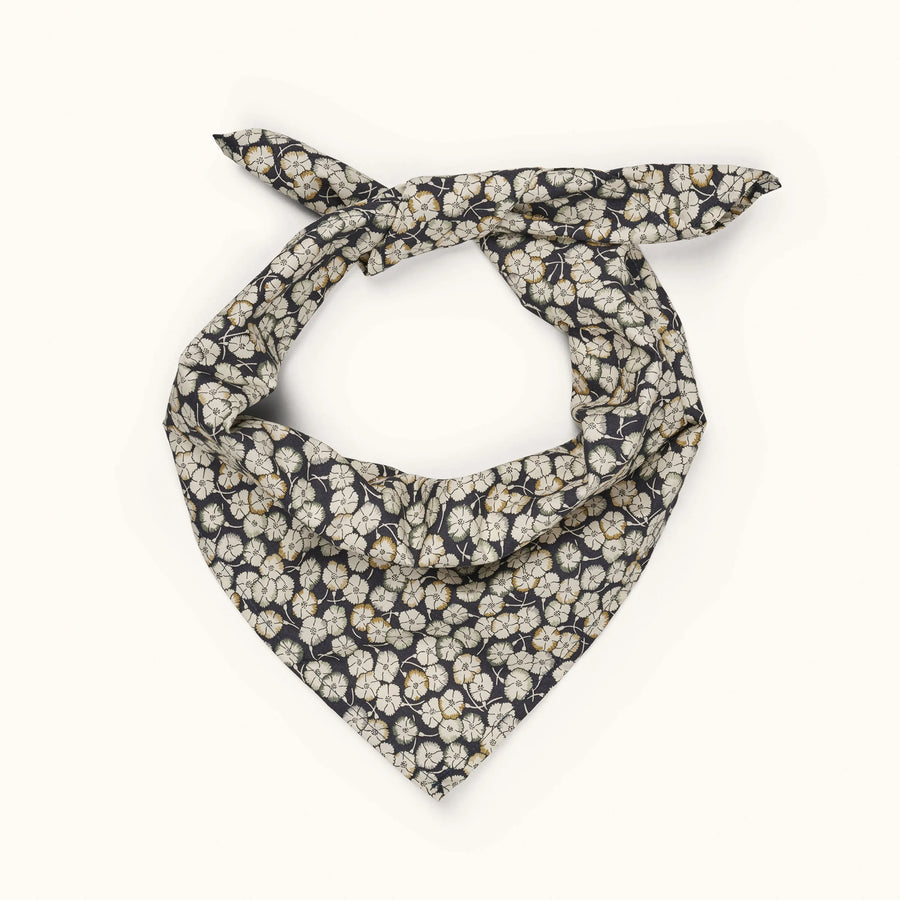 Vera scarf snowflower