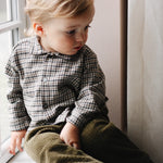 Baby boy wearing Lalaby Alpha shoes in storm grey cashmere