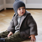 Baby boy wearing Lalaby Bobo hat in storm grey cashmere