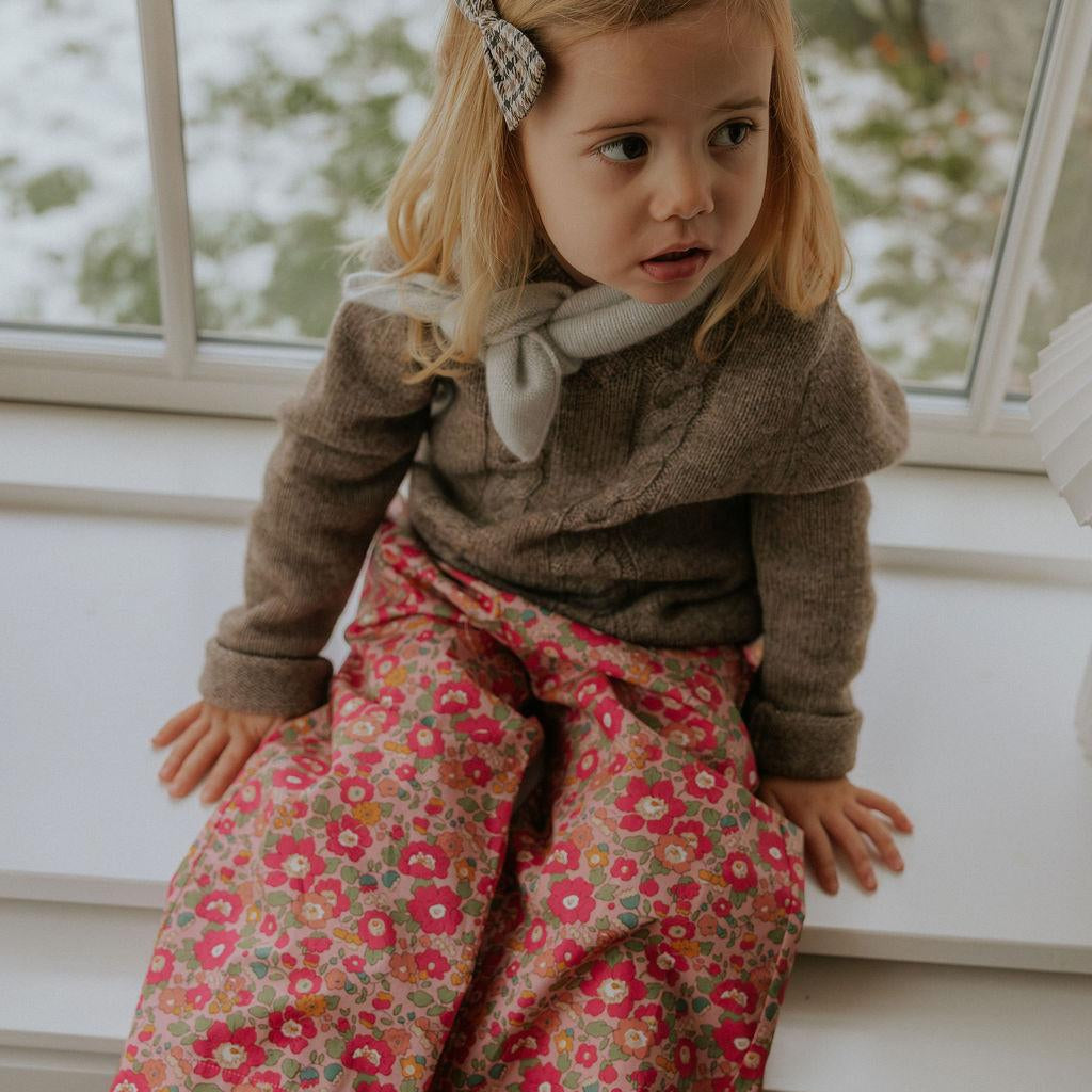 Girl wearing Lalaby Hairbow 3-pack in flamingo pink mix 