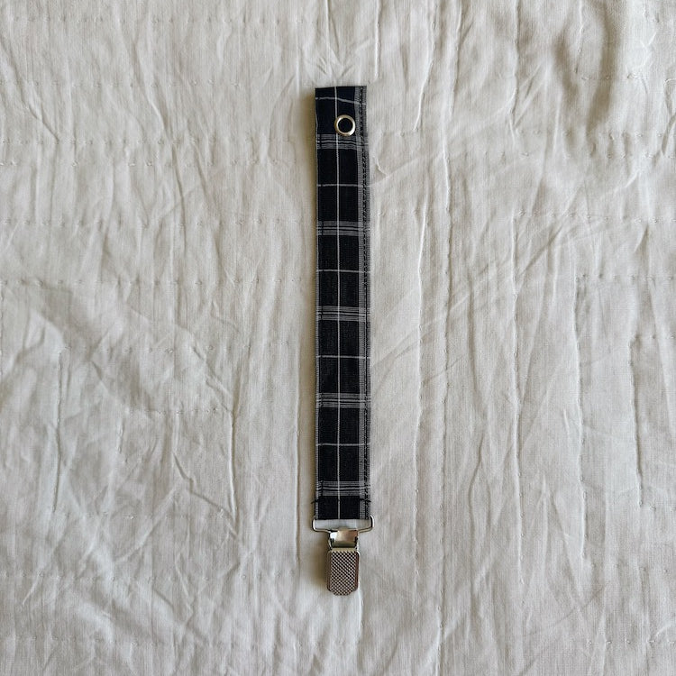 Lalaby pacifier clip for babies in blue check organic cotton