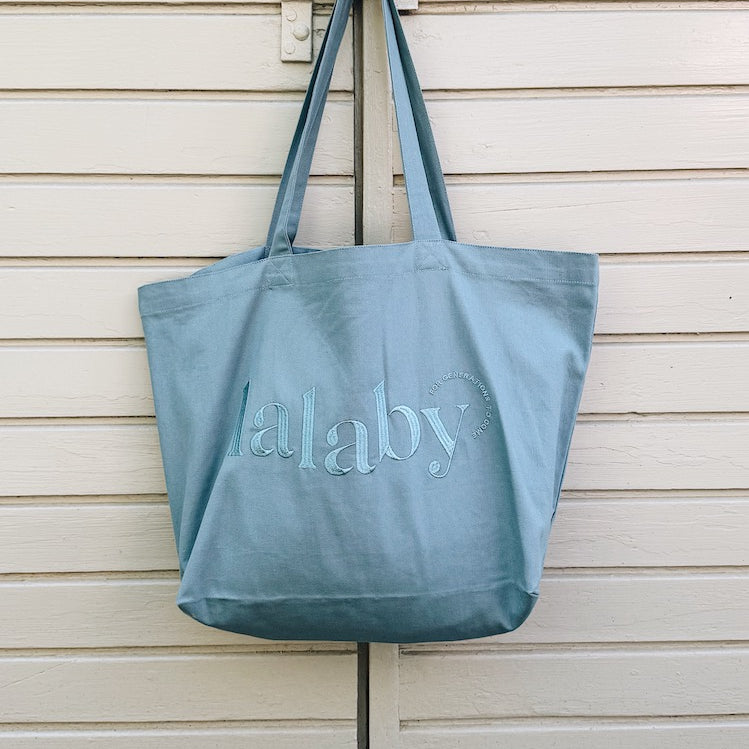 Lalaby Toto tote bag in a pool blue organic cotton